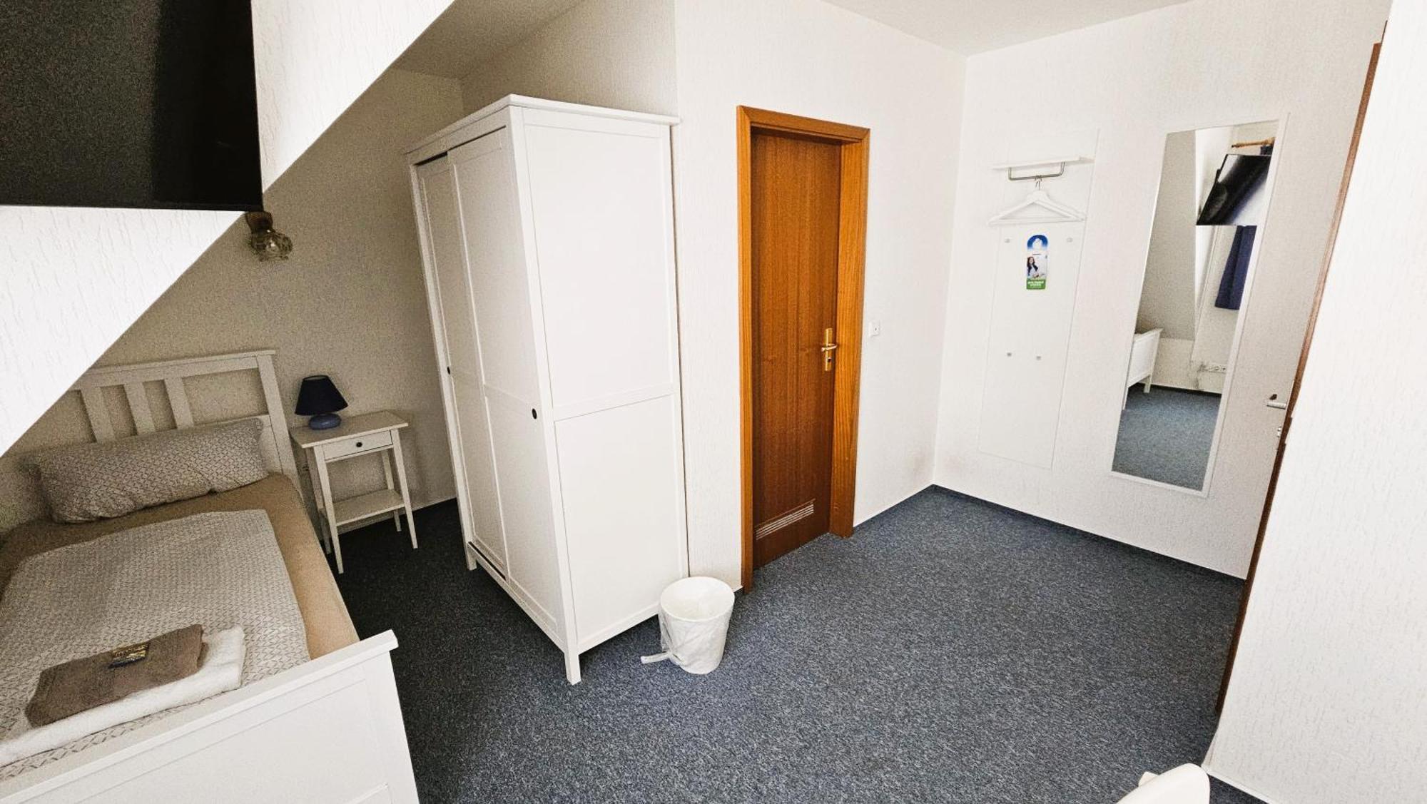 Hotel Dorfkrug Buesum Екстер'єр фото